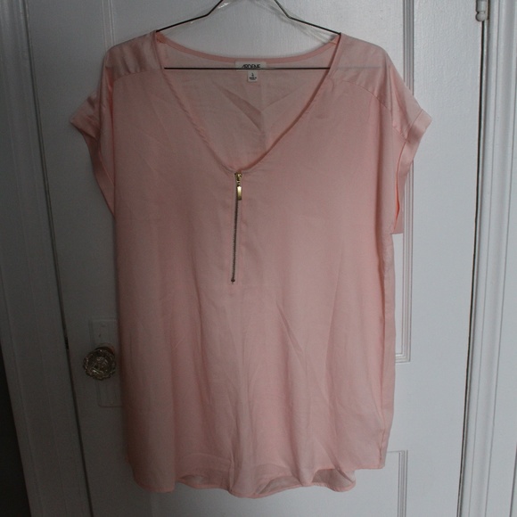 3/$20 - Pink Zippered Short-Sleeved Blouse - Picture 3 of 7